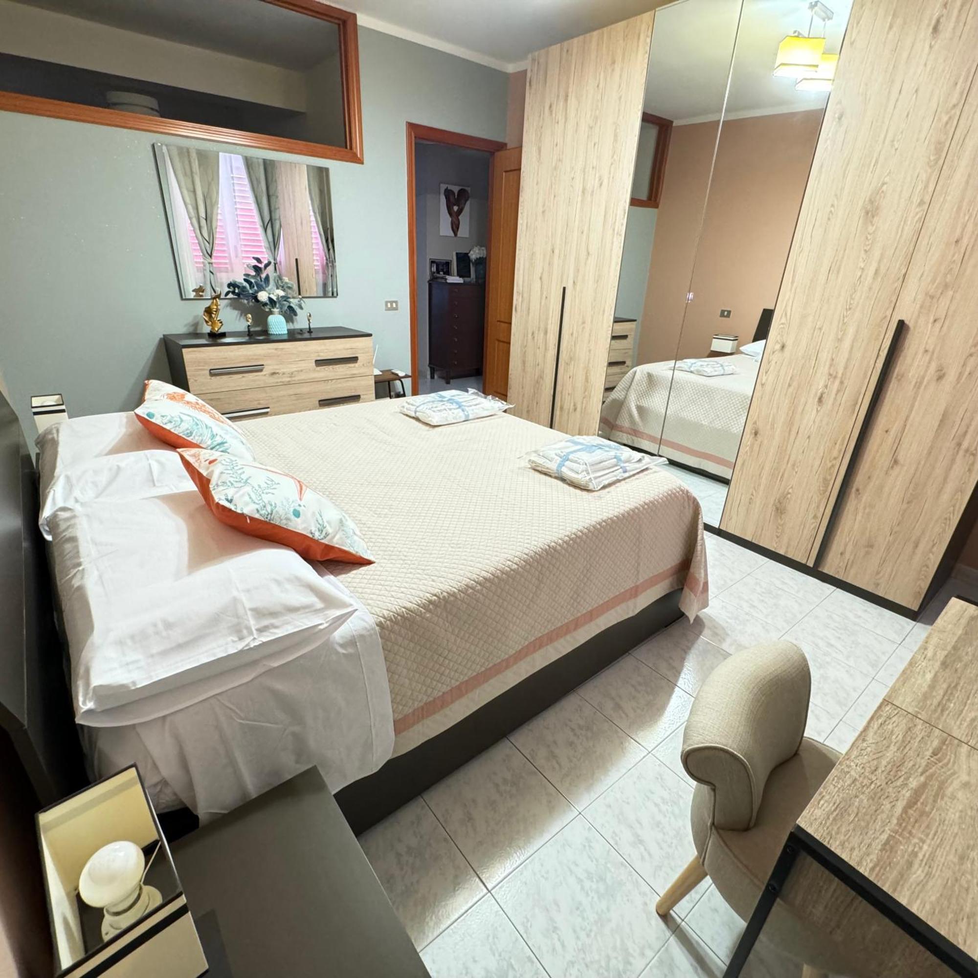 Apartament La Casa Di Wioletta Barcellona-Pozzo di Gotto Zewnętrze zdjęcie